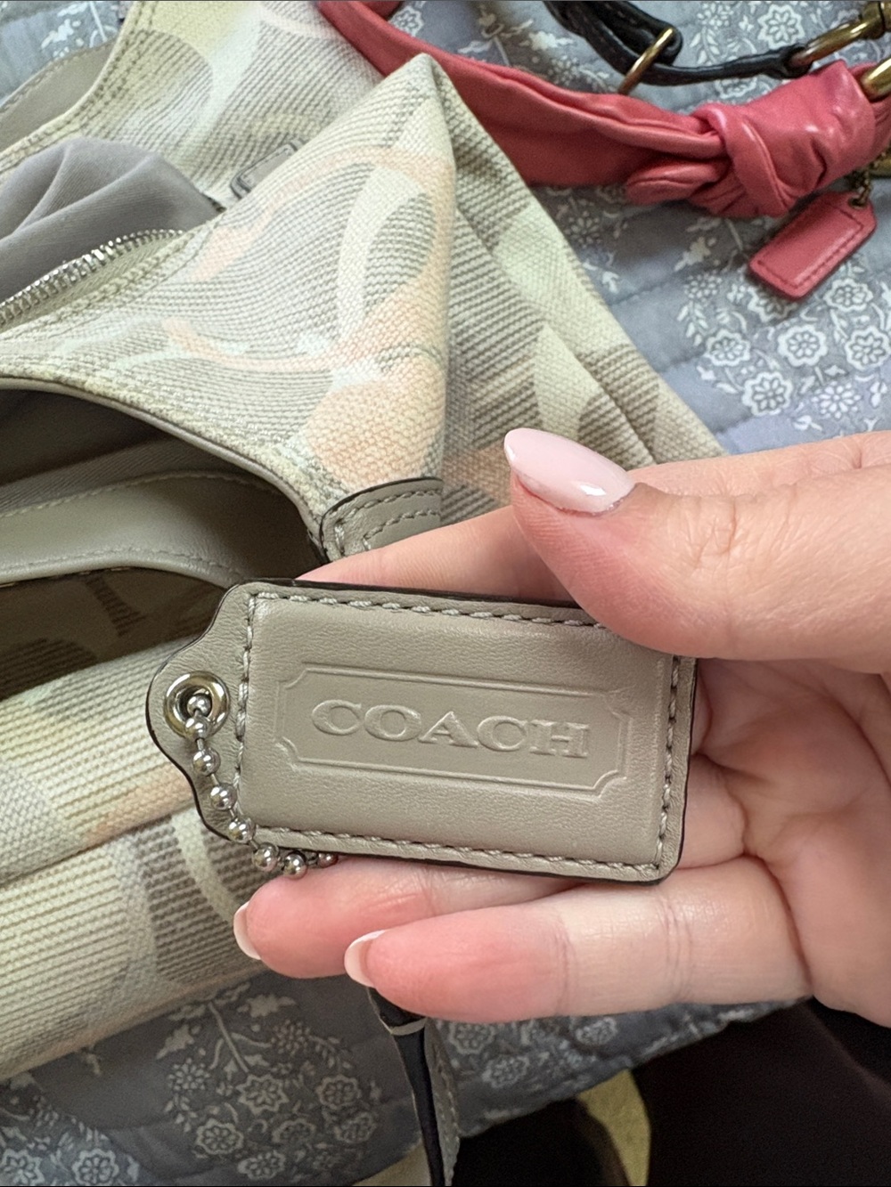 Coach Shoulder Bag in Gray & Blush Signature Canvas - Picture 3 of 7